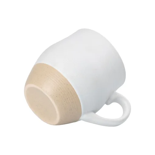 Gentle bulbous curves enhance comfort, offering a spacious grip to prevent hand fatigue